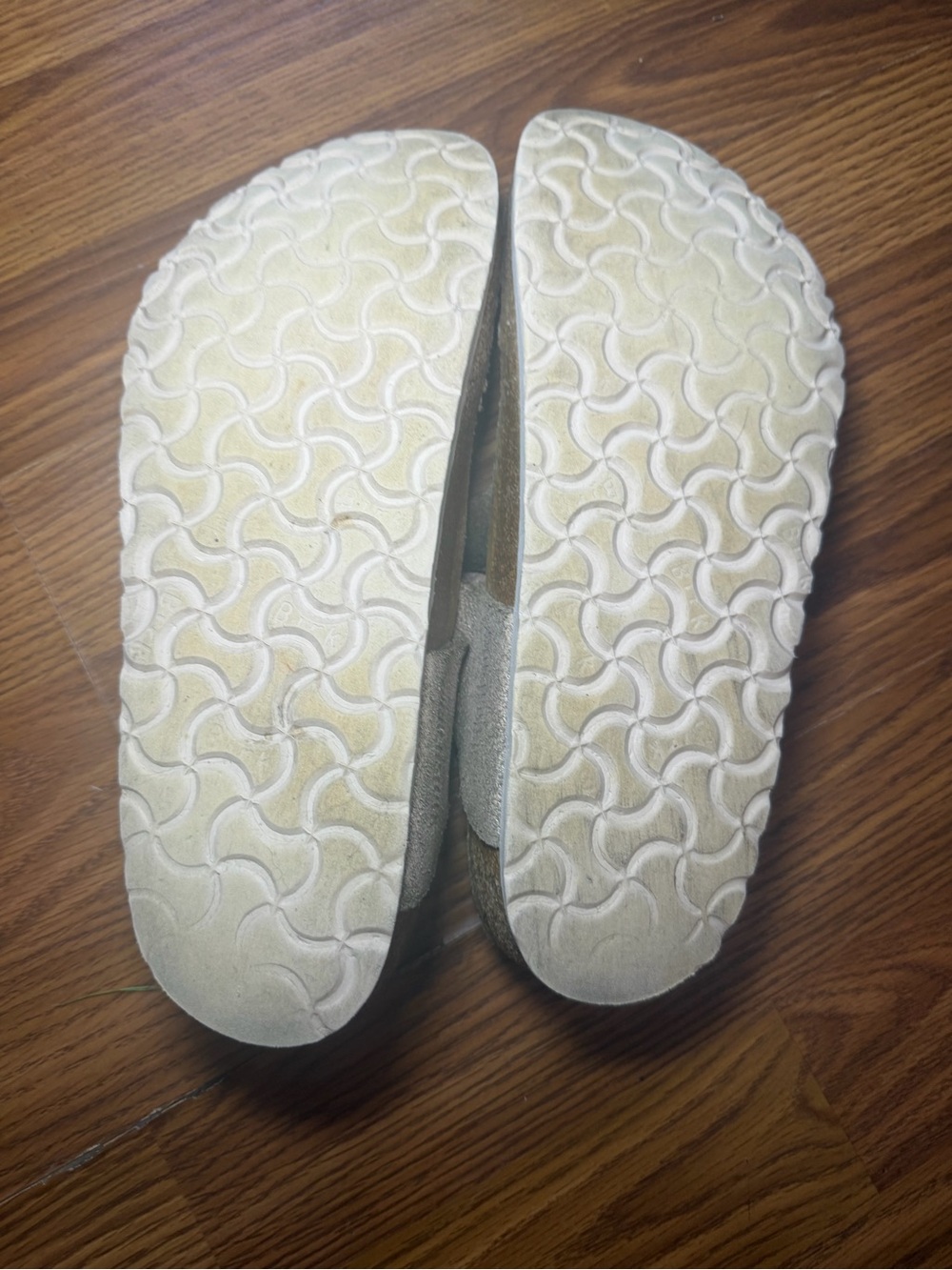 Birkenstock Gizeh champagne metallic leather sandals 40 9-9.5 - Picture 6 of 6